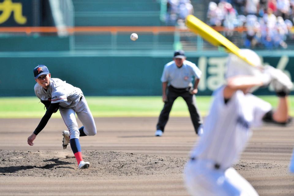 　完封勝利を挙げた京都国際・西村一毅（撮影・今井雅貴）