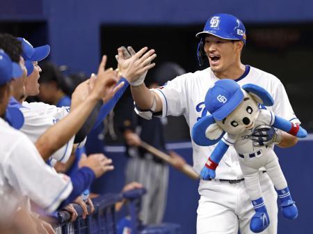 中２-１神（１６日）　川越、勝ち越しソロ