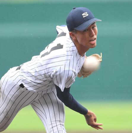 　力投する先発の滋賀学園・土田悠貴（撮影・伊藤笙子）