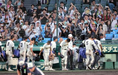 早実から大社に受け継がれた敗者の姿勢　エースが涙をにじませ神村学園ナインに感謝