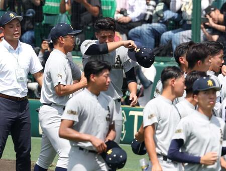 青森山田は初決勝ならず　初回２点先制もエース関登板の六回に暗転逆転負け　関は涙「最後の最後で…」