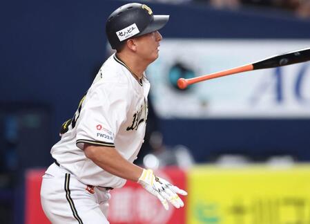 【写真】京セラでもファウル直撃　オリックス・森が悶絶←打ったポランコ謝罪