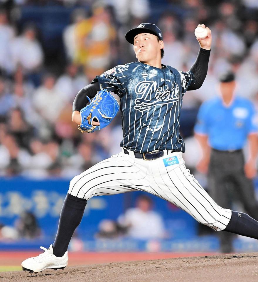 　力投する隅田（撮影・開出牧）