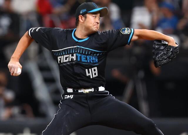 日ハム斎藤投手 日本ハム・斎藤友 2戦連続無死満塁0封に控えめガッツポーズ 登録名は