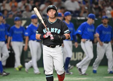 　９回、浅野が空振り三振に倒れ、試合終了となる