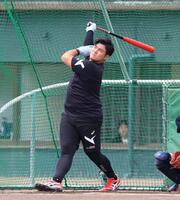 　フリー打撃を披露する佐々木麟太郎（撮影・金田祐二）