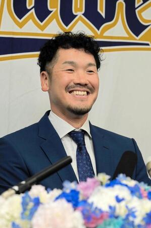 オリックス・Ｔ－岡田、引退会見は涙なし「この野球人生は本当に幸せだった」　恩師の阪神・岡田監督からは「お疲れさま、よう頑張ったな」