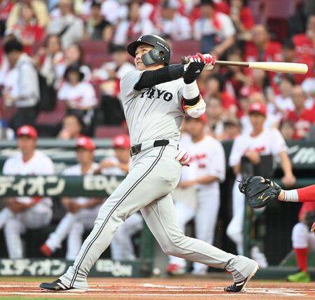 巨人　首位攻防第１Ｒで先制　初回、２番で出場の坂本勇人が６号ソロ　阿部監督の打順組み替えが奏功