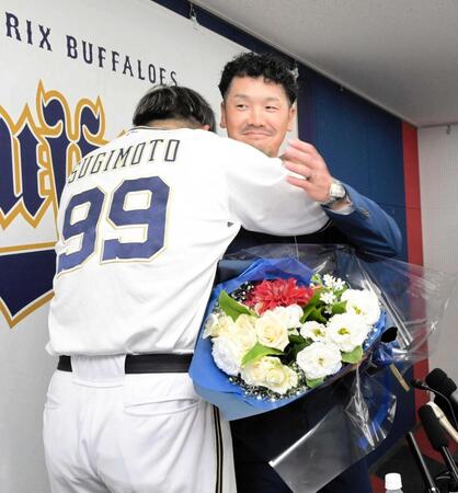 Ｔ－岡田　涙なしの引退会見　オリックス一筋１９年「本当に幸せな時間」　恩師の阪神・岡田監督にも感謝