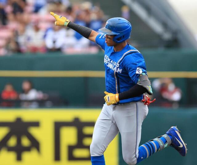 日本ハム・水谷がプレーボール弾！