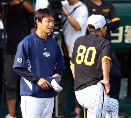 ヤクルト・青木　阪神・岡田監督に引退報告のあいさつ　早大の同級生・鳥谷敬氏とは談笑　スッキリした表情に