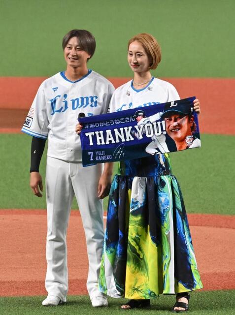 引退試合の西武・金子侑司が第1打席で二ゴロ ロッテ・佐々木朗希の