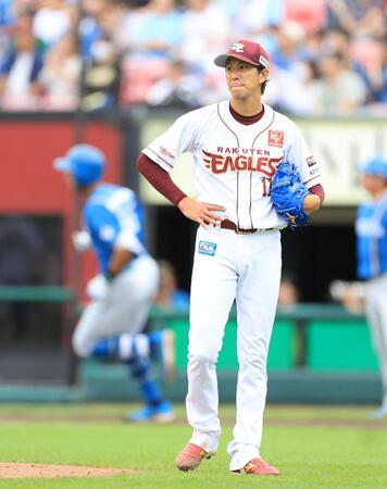 　２回、万波にソロを浴びる岸（撮影・金田祐二）