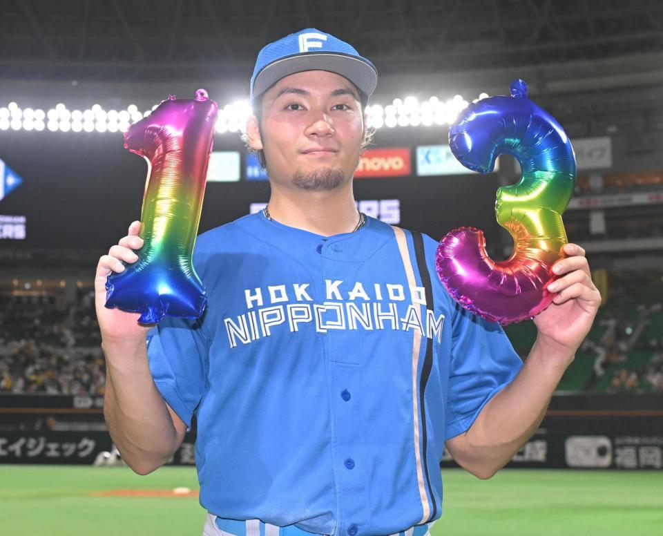 　１３勝目を飾った伊藤（撮影・石井剣太郎）