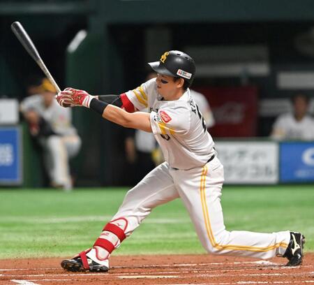 　１回、栗原のサードゴロの間にソフトバンクが先制（撮影・石井剣太郎）
