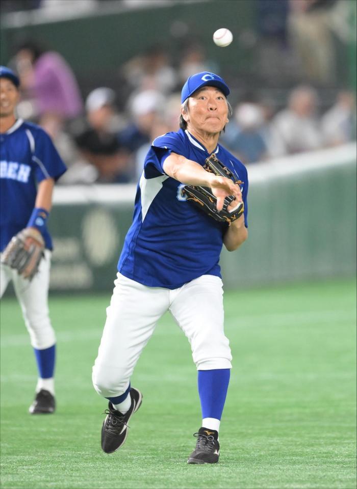 　試合前ノックで三塁の守備につく松井秀喜氏（撮影・伊藤笙子）