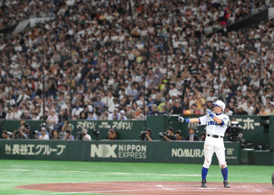 　３回、打席に立つイチロー氏（撮影・伊藤笙子）