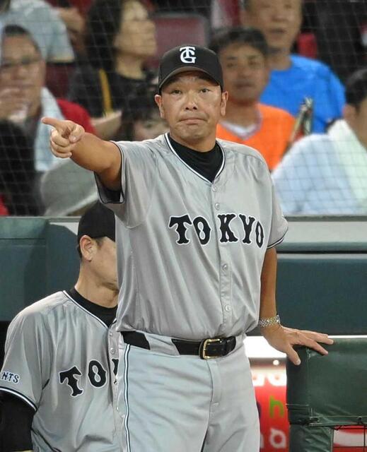巨人阿部新監督旧ユニフォーム 巨人】阿部2軍監督が背番号「80」のユニホームを初披露