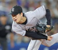 　ＤｅＮＡ打線を相手に力投する山崎伊（撮影・西岡正）