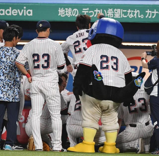 Ｓ青木引退試合 村上が試合前から大号泣