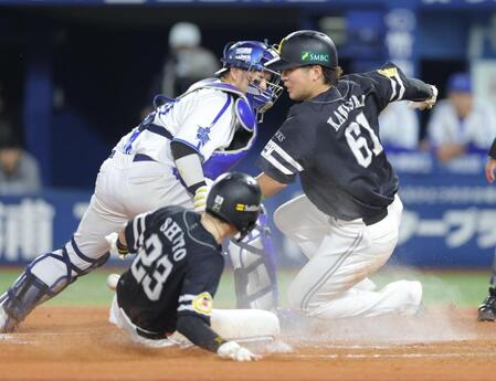 【写真】先に生還した川村ビビらせた？周東速すぎ２走者ほぼ同時生還の珍事