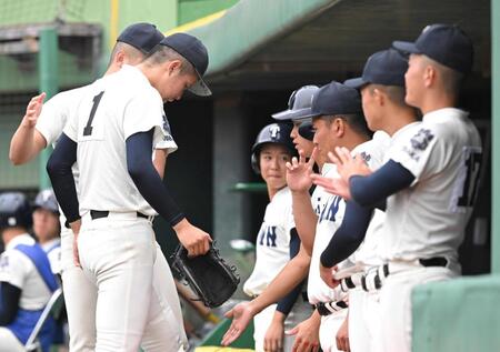 　６回、降板する大阪桐蔭・森（１）＝撮影・石井剣太郎