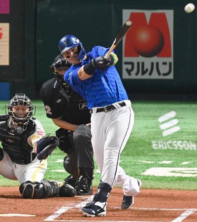 【写真】気迫でカバー　歯を食いしばって激走も痛み隠せぬオースティンの表情