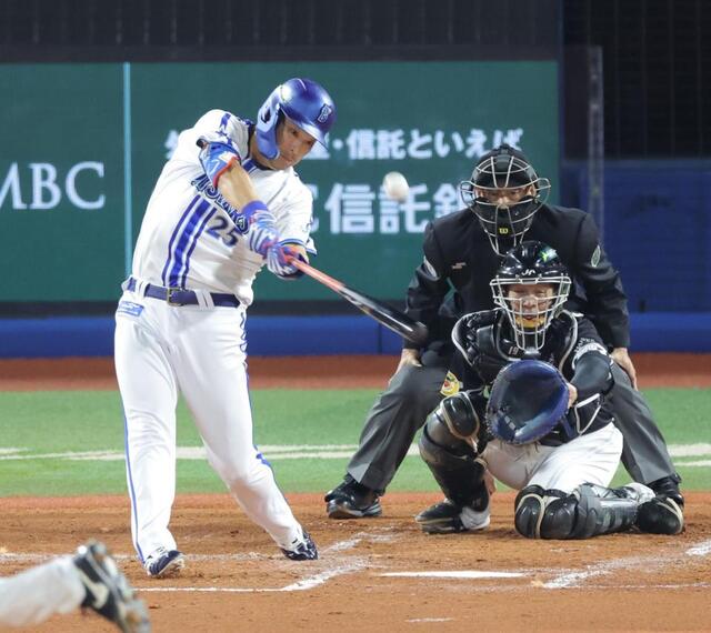 王手のDeNA 筒香の1号ソロ、桑原2点打で3点を先制