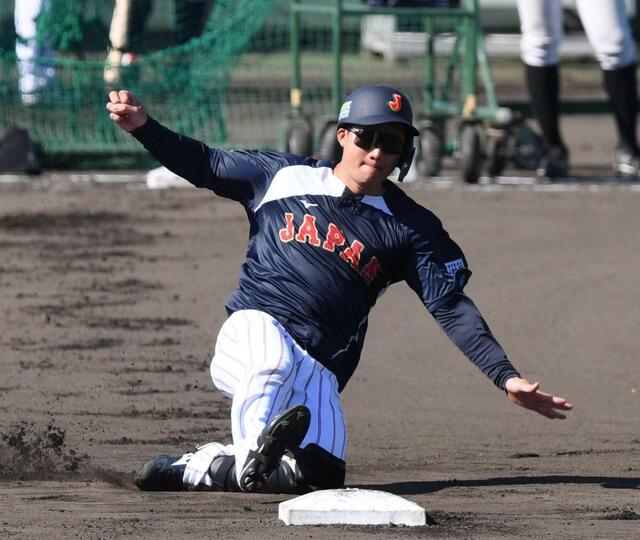 阪神・森下 赤備えで候「プレミア12」日の丸カラー特別仕様の道具で