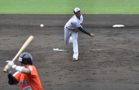 　練習試合に登板した奥川