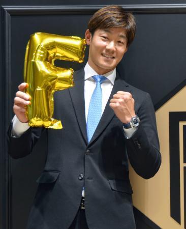 日本ハム石井が残留表明 「お世話になった球団」