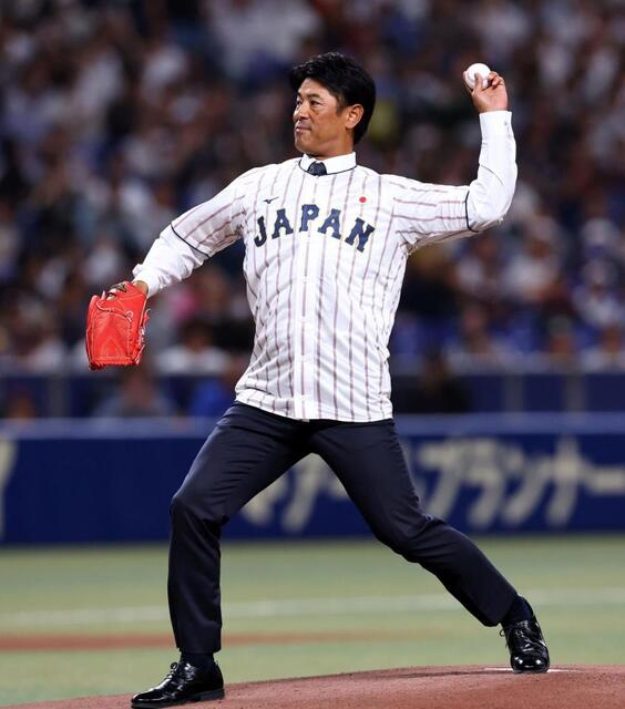 イケオジすぎて血圧上がった」侍ジャパン初戦の始球式に前回V指揮官が