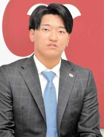 　契約更改交渉を終え記者会見する笹原