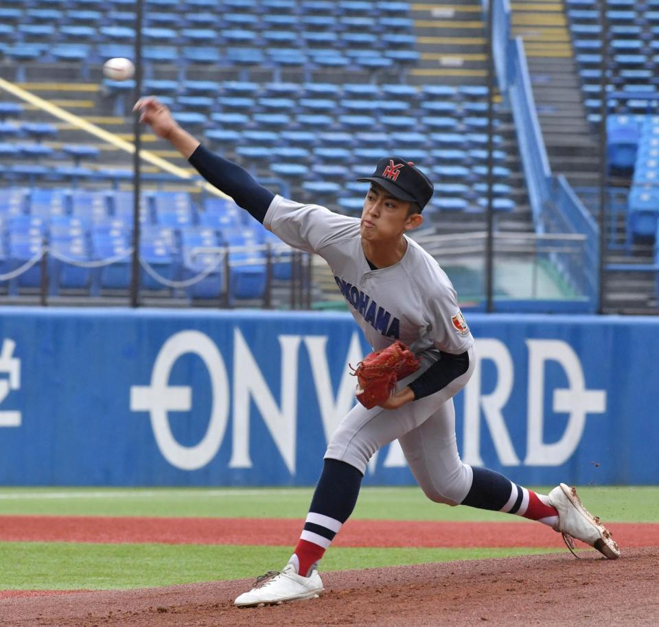 　好投を見せる横浜・織田翔希（撮影・持木克友）