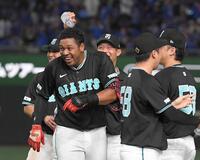 　ティファニーユニホームでサヨナラ本塁打を放ったオコエ（９月７日撮影）