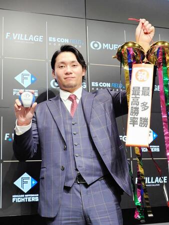 最多勝、最高勝率のタイトルに輝き年俸２億円を突破した日本ハムの伊藤