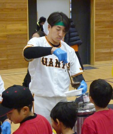 巨人・大勢投手ら輪島で復興支援　小学生と楽しく交流