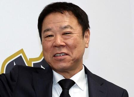 オリックス　海外ＦＡ権行使の九里と電撃合意　福良ＧＭ「先発層を厚くするという意味で」複数年契約の見通し