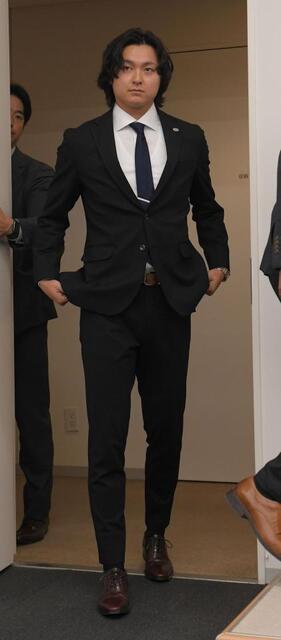 巨人 現役ドラフトで移籍の田中瑛斗が入団会見「日本一に貢献できる
