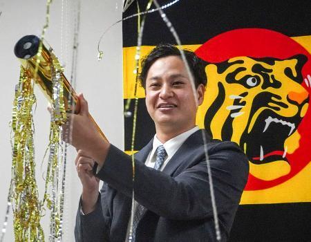 阪神・大竹、2300万円増 11勝で2年連続2桁勝利