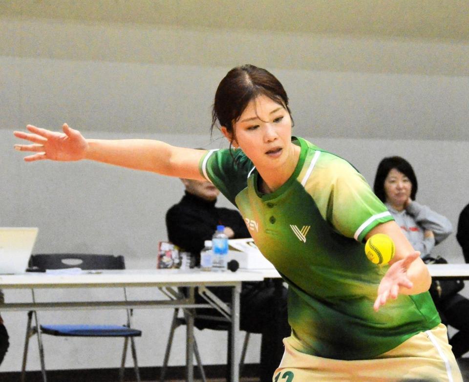 　Ｂａｓｅｂａｌｌ５日本選手権に出場したタレントの稲村亜美