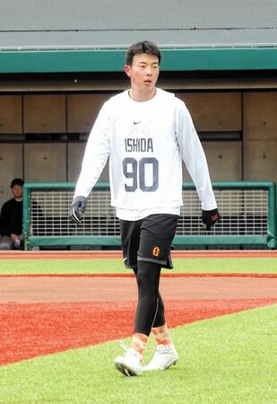 　ドラフト４位の石田は目標とする選手として佐々木朗希の名を挙げる