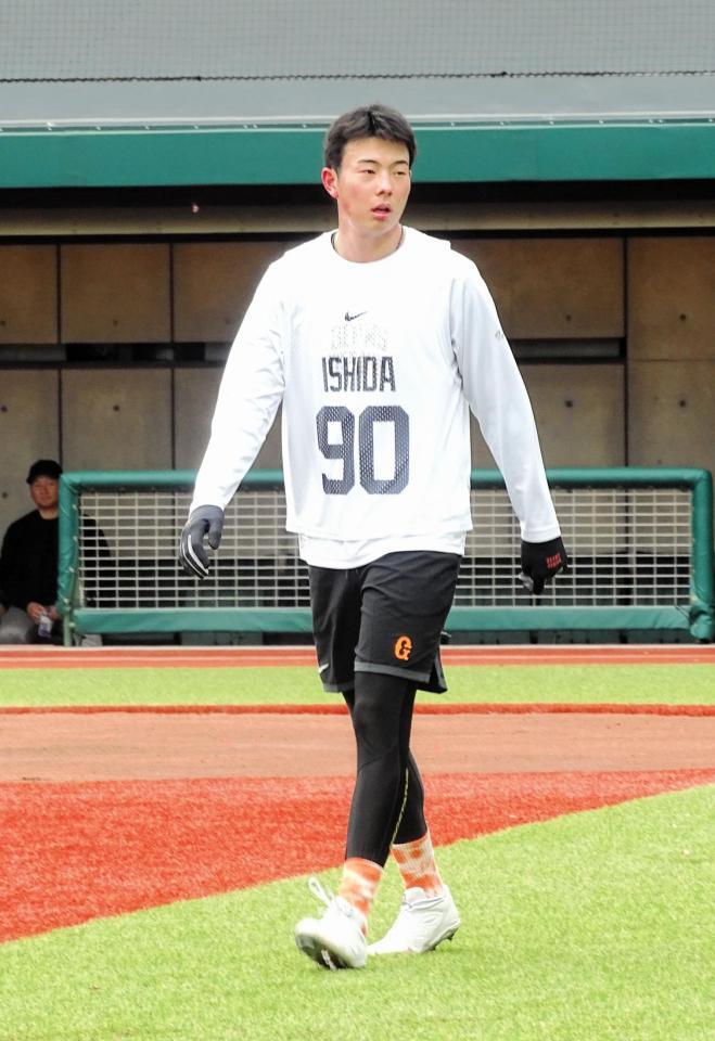 　ドラフト４位の石田は目標とする選手として佐々木朗希の名を挙げる