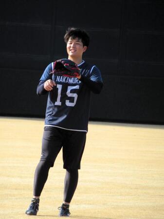 　キャッチボールを再開した中村優