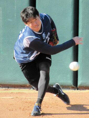 ヤクルト異例１軍Ｃ抜てき　サブマリンの育成３位・下川　“青柳チェンジアップ”で支配下アピる