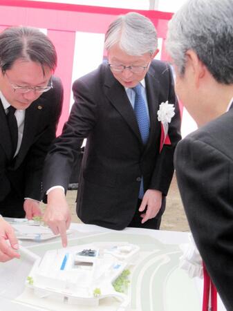 巨人新球場「ジャイアンツタウンスタジアム」併設の水族館の起工式　山口オーナーが出席