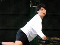 　自主トレを公開した渡辺翔