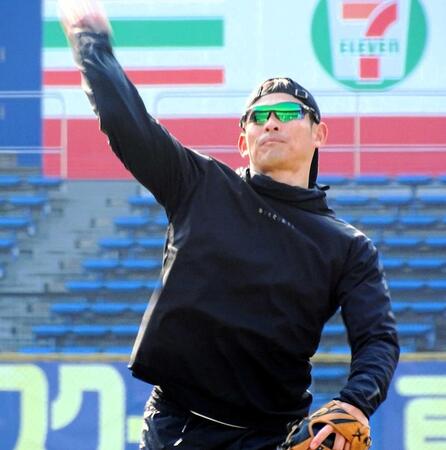 　自主トレを公開した荻野