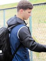 ファンにサインをするモイセエフ