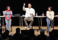 　イベントでトークする田中将（中央）＝撮影・西岡正